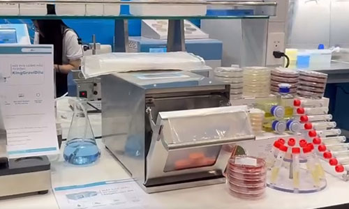 Máy dập mẫu vi sinh